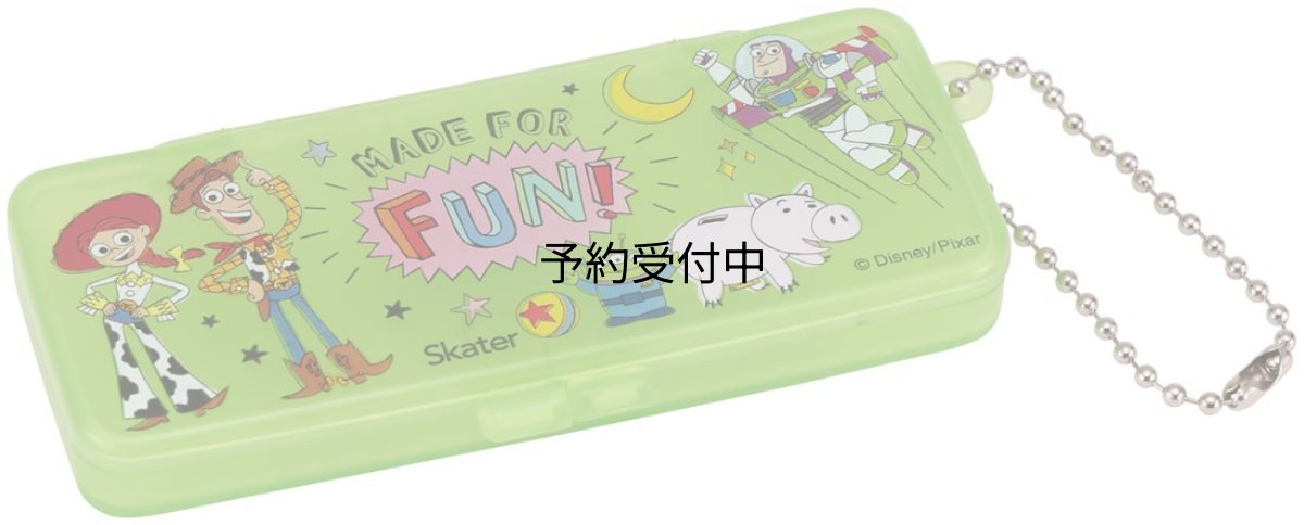 画像1: スケーター（Ｓｋａｔｅｒ） 絆創膏 ケース 薬入れ 薬ケース 綿棒 アクセサリー 小物入れ トラベル チェーン付 ディズニー トイ・ストーリー ＺＢＭＬＣ１?Ａ (1)