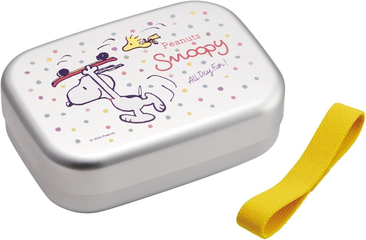 画像1: スケーター（Ｓｋａｔｅｒ） 弁当箱 アルミ ランチボックス 子供用 ３７０ｍｌ 保温庫対応 ランチベルト付 日本製 スヌーピー スケートボード ＡＬＢ５ＮＶ?Ａ (1)
