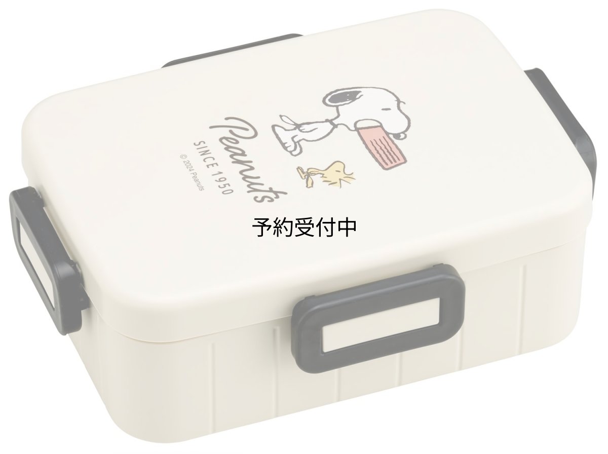 画像1: スケーター（Ｓｋａｔｅｒ） 弁当箱 女性用 ４点ロック 抗菌 ランチボックス ６５０ｍｌ 食洗機対応 汁漏れしにくい 日本製 スヌーピー バッジ ＹＺＦＬ７ＡＧ?Ａ (1)