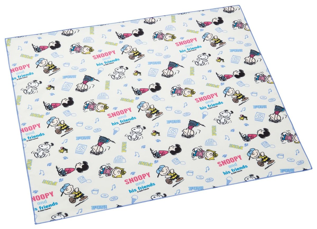 画像1: スケーター（Ｓｋａｔｅｒ） 子供用 お弁当 ランチクロス ４３×４３ｃｍ 日本製 スヌーピー Ｆｕｎ Ｆｕｎ Ｆｒｉｅｎｄｓ 男の子 女の子 ＫＢ４ＳＮ?Ａ (1)
